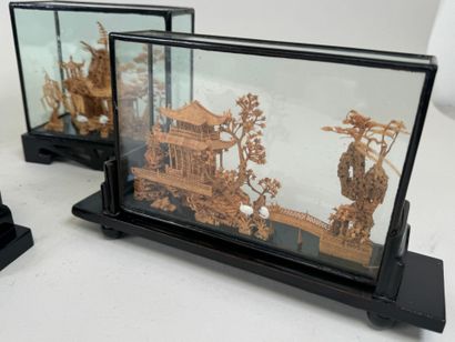 CHINA, 20th century.
Collection of 7 glass...