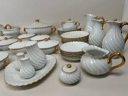 HAVILAND in LIMOGES.
White and gold porcelain...