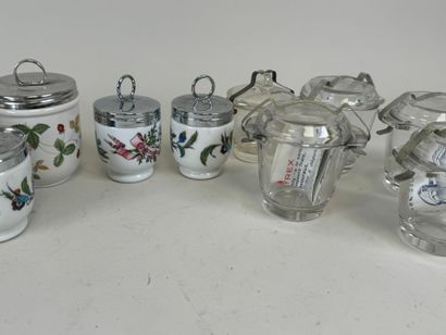 WEDGWOOD and ROYAL WORCESTER.
Six polychrome...