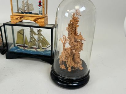 CHINA, 20th century.
Collection of 9 glass...