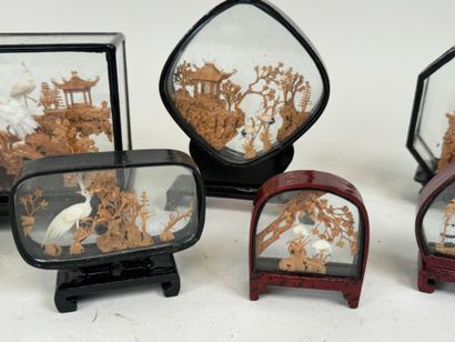 CHINA, 20th century.
Collection of 10 glass...