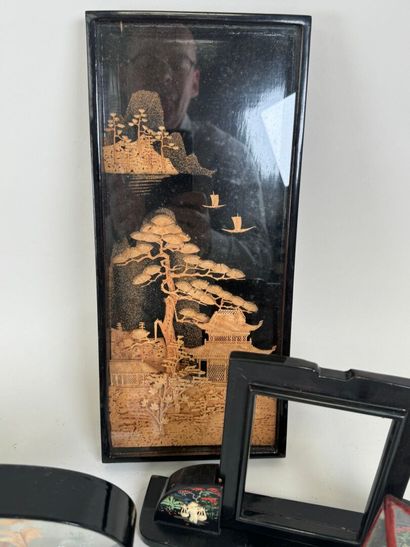 CHINA, 20th century.
Collection of 7 glass...