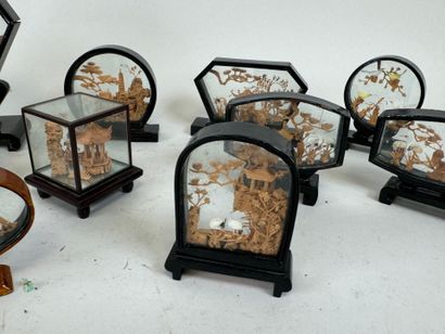 CHINA, 20th century.
Collection of 10 glass...