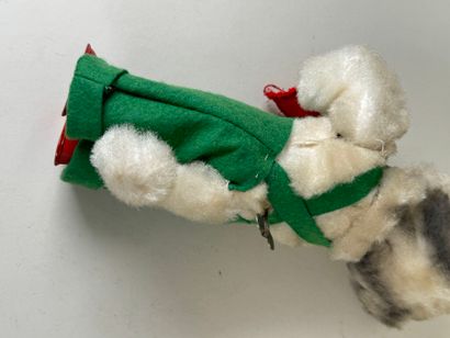 MECHANICAL TOY.
Knitting cat with winding...