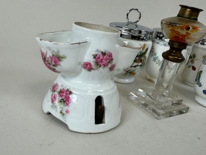 WEDGWOOD and ROYAL WORCESTER.
Six polychrome...