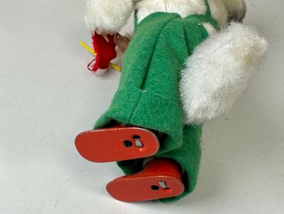 MECHANICAL TOY.
Knitting cat with winding...