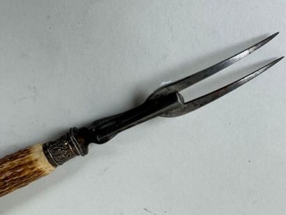 Lot comprenant : 
- Paire de bougeoirs en...
