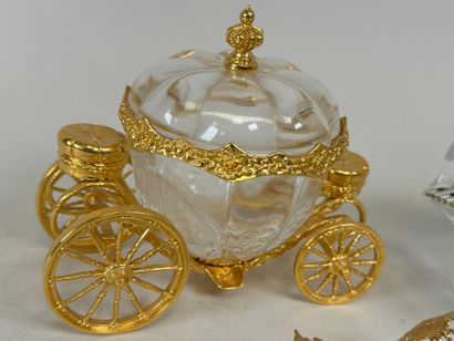 Lot including :
- gilt metal and glass pumpkin...