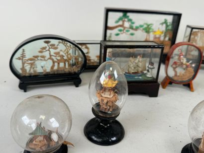 CHINA, 20th century.
Collection of 9 glass...