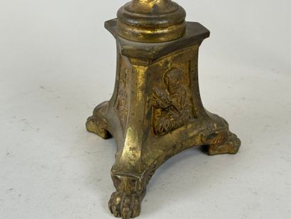 Brass tripod candlestick.
Mounted as a lamp.
19th...