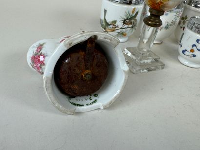 WEDGWOOD and ROYAL WORCESTER.
Six polychrome...