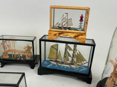 CHINA, 20th century.
Collection of 9 glass...