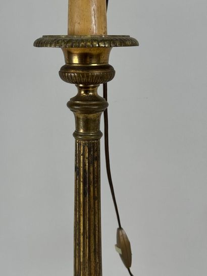 Brass tripod candlestick.
Mounted as a lamp.
19th...
