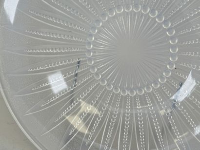 ETLING.
Large circular opalescent molded...