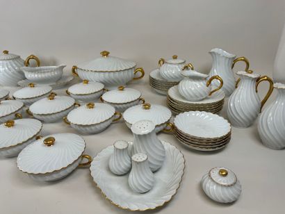 HAVILAND in LIMOGES.
White and gold porcelain...