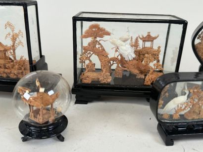 CHINA, 20th century.
Collection of 10 glass...