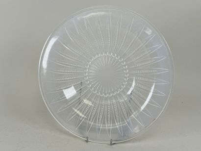 ETLING.
Large circular opalescent molded...