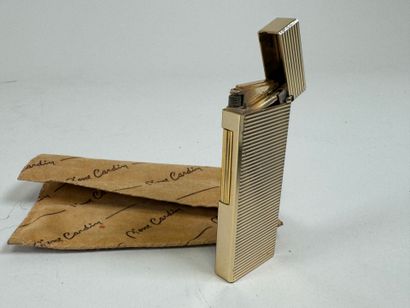 Pierre CARDIN.
Gold-plated metal pocket lighter.
1...