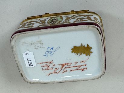 LE TALLEC in PARIS.
Small rectangular box...