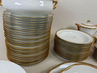 An important part of a white porcelain and...