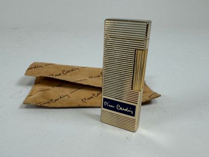Pierre CARDIN.
Gold-plated metal pocket lighter.
1...
