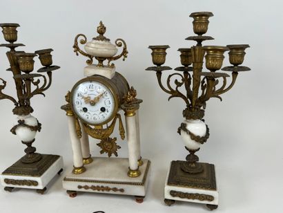 PERREAU in Montrichard.
White marble and...