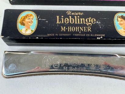 HOHNER - LIGNATONE-
Four harmonicas, two...