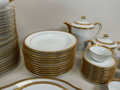 An important part of a white porcelain and...