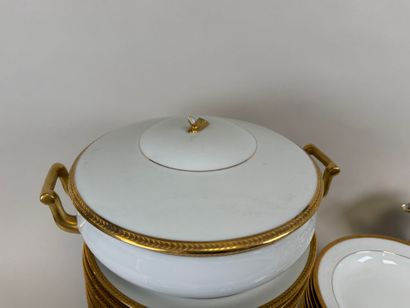 An important part of a white porcelain and...