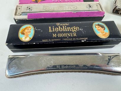 HOHNER - LIGNATONE-
Four harmonicas, two...