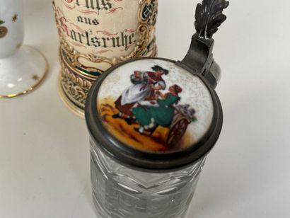Lot including :
- nine polychrome porcelain...