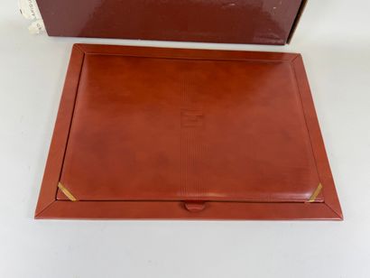 Rectangular desk blotter in brown leather...
