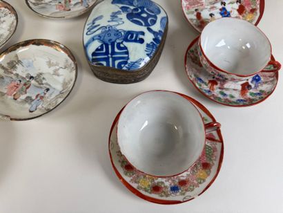 ASIE,XXe.
Partie de service à café en porcelaine...