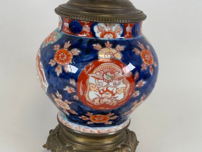 ASIA, 20th century.
Porcelain lamp with Imari...