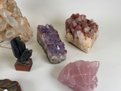 Lot of eleven crystals including quartz,...