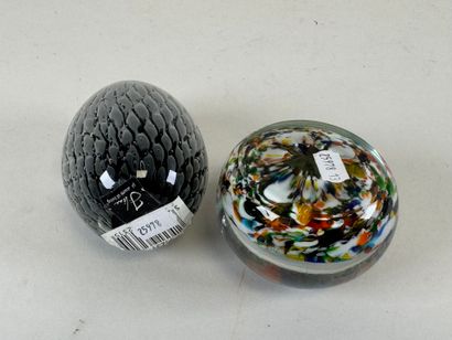 Sulfide ball or paperweight in colored glass...