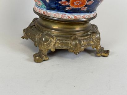 ASIA, 20th century.
Porcelain lamp with Imari...