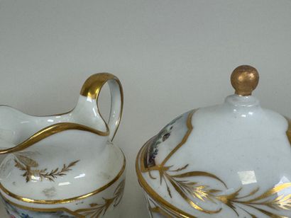 Paris, XIXe.
Partie de service en porcelaine...