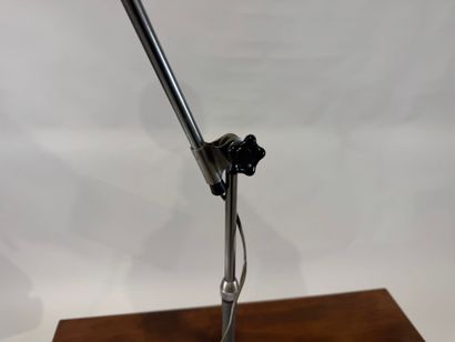 SOL in Paris.
Adjustable industrial lamp...