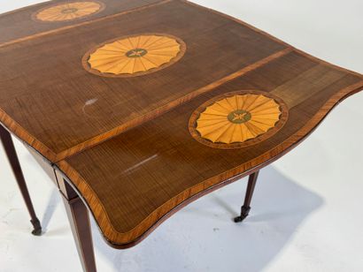 Small shuttered table in wood and marquetry...