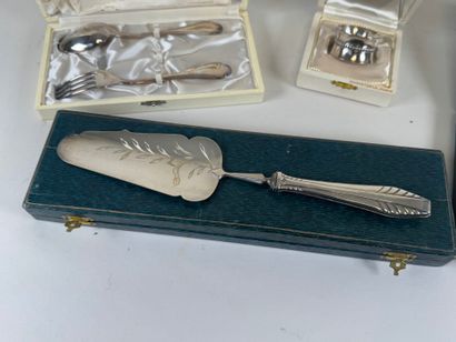 Silver-plated lot including:
- CHRISTOFLE.
Baptismal...