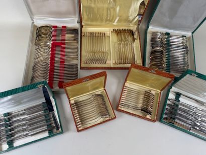 Important silver-plated menagère set, net...
