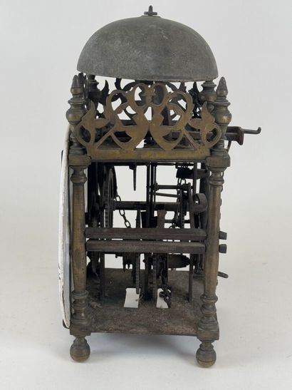 PENDULE dite « Capucine » en bronze, laiton...
