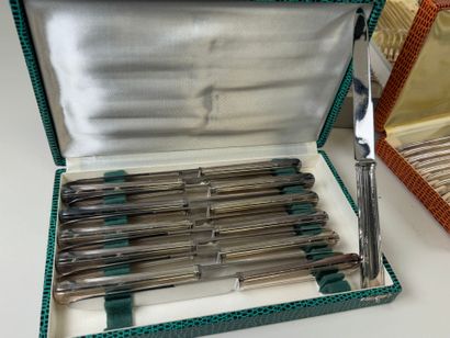 Important silver-plated menagère set, net...