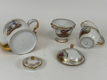 Paris, XIXe.
Partie de service en porcelaine...