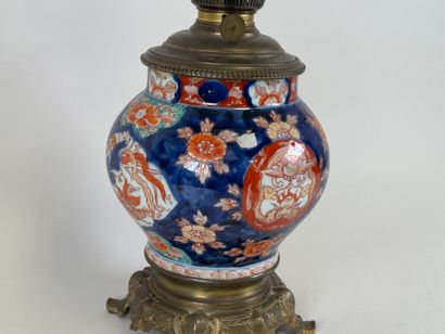 ASIA, 20th century.
Porcelain lamp with Imari...