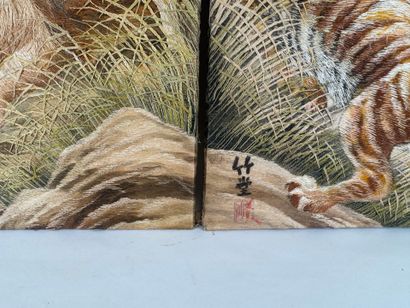 JAPON, XXe.
Les Tigres et les Lions.
Paire...