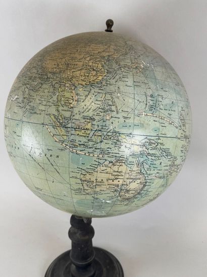 Globe-terrestrial in boiled cardboard and...