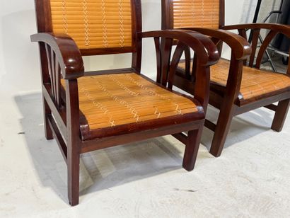 Pair of armchairs in exotic wood and bamboo.
80...