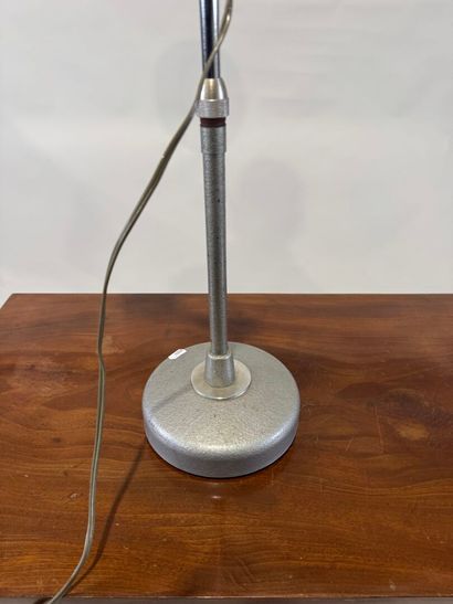 SOL in Paris.
Adjustable industrial lamp...
